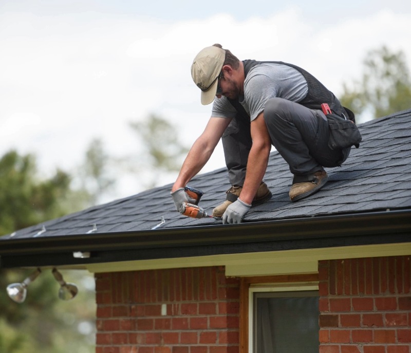 Gutter installation on a Colorado home